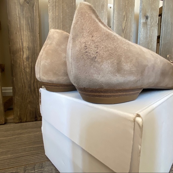 New Jewel/Bead Embellished Ballet Flats in Taupe Suede, 8.5, Banana Republic. - Picture 16 of 16